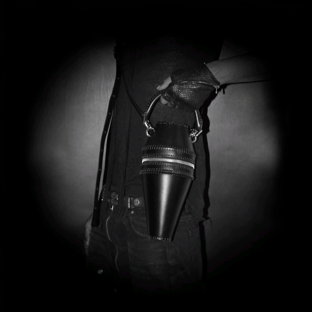 THE URN PETITE