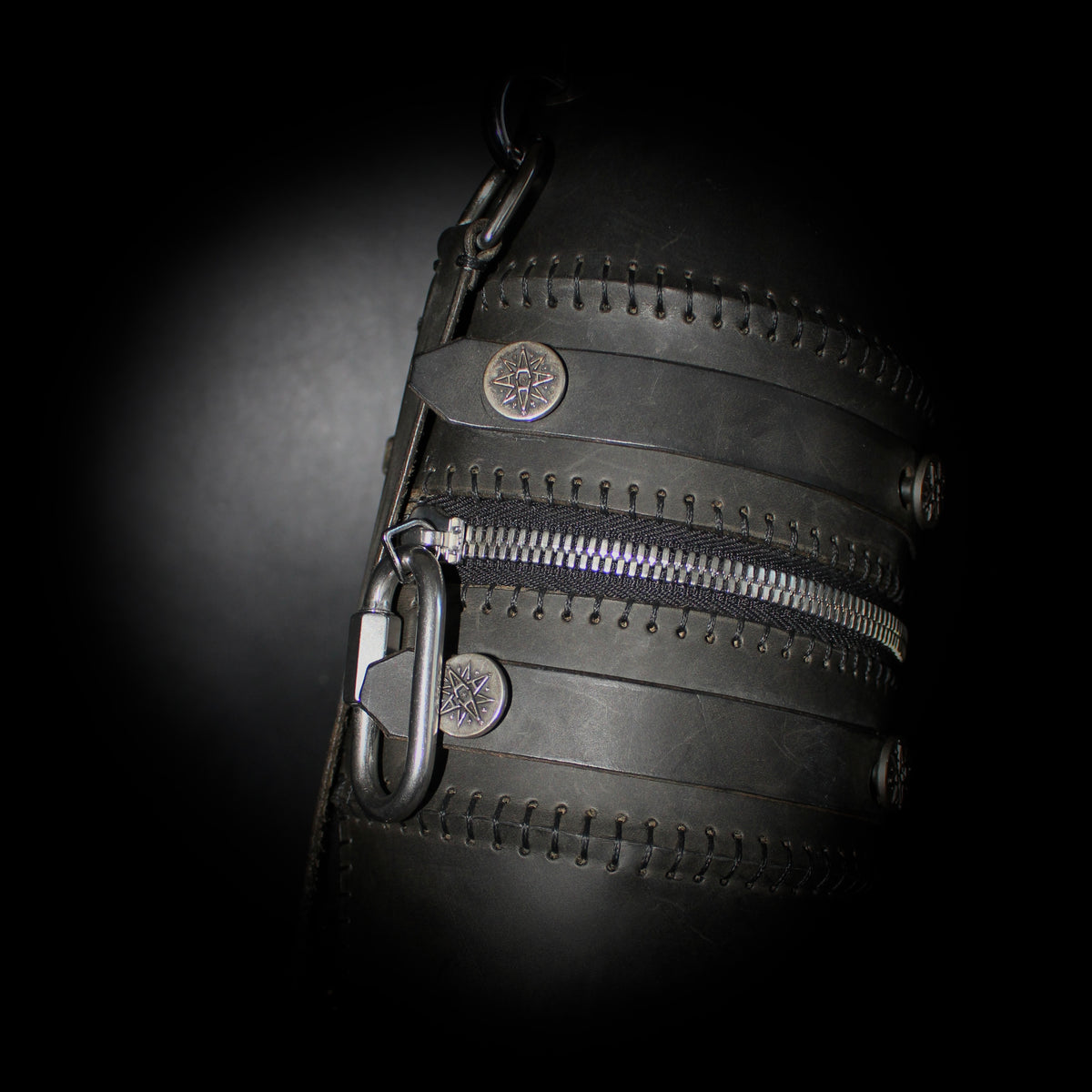 SADDERMANDER X AOYOS DOUBLE CONE SLING BAG